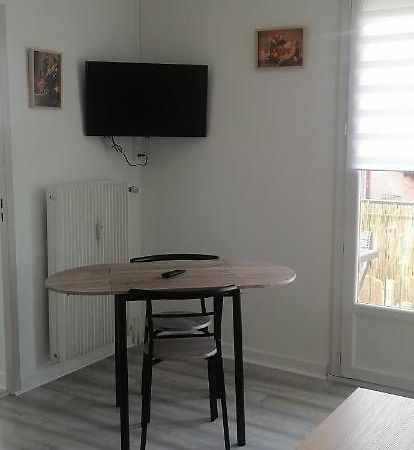 Appartement Avec Balcon Et Parking Prive Roanne Extérieur photo
