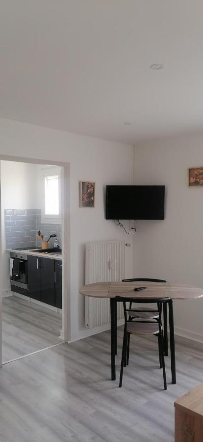Appartement Avec Balcon Et Parking Prive Roanne Extérieur photo